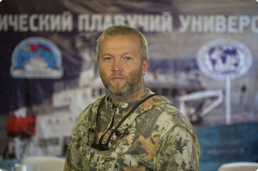 А вот, собственно, и сам автор замечательных арктических снимков, архангелогородец Николай Гернет (фото из свободного доступа в Интернете). Но, как он сам говорит, самый лучший кадр ещё впереди. (фото 35)
