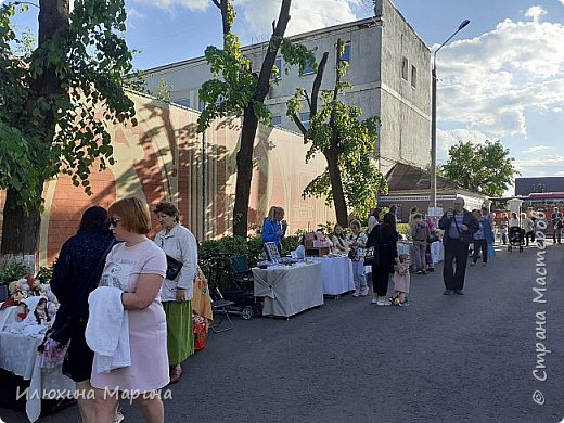 В июле на территории музея Изобразительного искусства  проходил праздник посвящённый 100 лет фотографу А.Н. Андреева.Там же проходила и ярмарка Мастеров,где я принимала участие.Мне ОЧЕНЬ понравилось- было интересно и весело!!!! (фото 9)