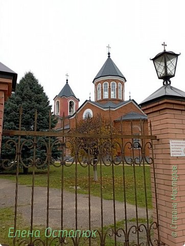 Двор церкви. Такое спокойствие накатывает. (фото 22)