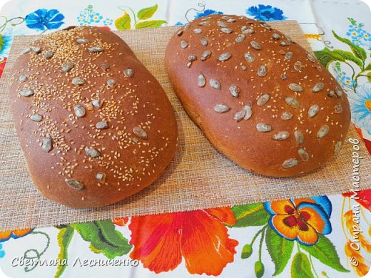 Советую всем попробовать испечь такой хлеб Очень вкусный получился . Пекла я этот хлеб уже 3 раза . В магазин за хлебом и дорогу забыли. Спокойно лежит 3 - 4 дня. Но больше не проверяли, не залёживается . СЪЕДАЕМ. (фото 6)
