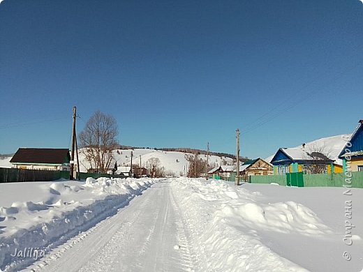 На нашей улице зимой всего один дом жилой. А здесь она не вся ещё. (фото 35)