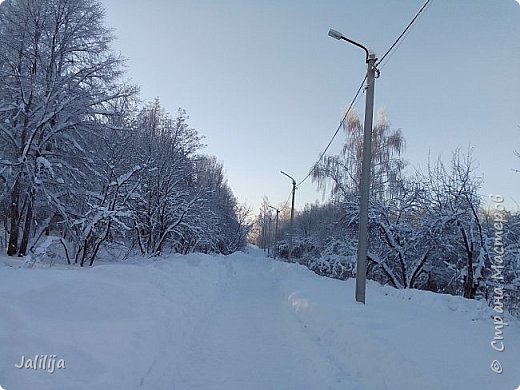 И зимой здесь много просто тропинок, но большинство  освещаются по ночам.  (фото 8)