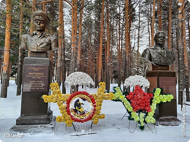    Маргелов Василий Филлипович и его сын Маргелов Александр Васильевич (фото 13)