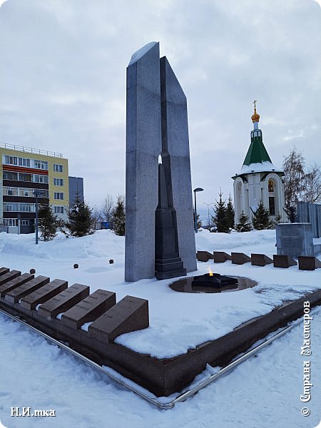     А в дальнейшем на братской могиле был зажжён Вечный огонь. Он горит здесь с 1975г.  (фото 15)