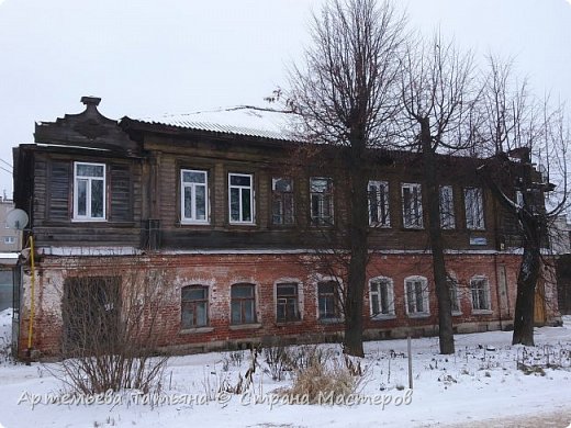  В начале улицы Володарского сохранились дома, принадлежавшие его старшим сыновьям и внукам, занимавшимся оптовой и розничной торговлей вином и пивом.  (фото 3)