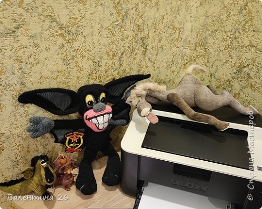 Не все игрушки из коробки. Есть и круглогодичные жители! Принцесса Светочки Пион под охраной этих гигантов! Игорь Лены Остапюк следит за печатью! (фото 54)