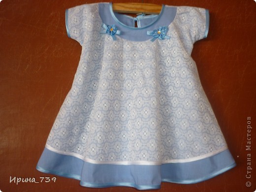 Платье для крестницы на крестины.
На уроке технологии изучали пошив ночной сорочки. Алина решила сшить платье для своей маленькой крестницы платье на крестины.
 Построила чертеж, выполнила моделирование, подобрала ткань... Вот что получилось. Думаю, очень даже не плохо! (фото 1)
