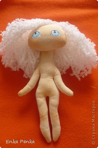 Пришиваем детальки, тонируем, рисуем глазки и делаем волосы.  (фото 6)