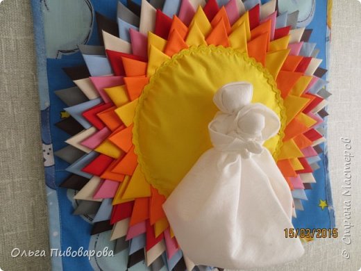 Солнце панно 40*40, пять рядов лучей и объёмный(синтепон)  диск солнца. (фото 3)