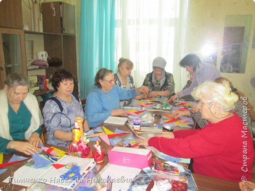 На первом занятии дружно раскраивали блоки (фото 2)