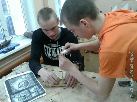 Другие ученики помогали - держали и поддерживали (фото 3)