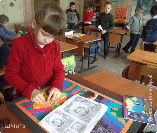 День космонавтики - мальчишки с самолетиками всех мастей, а Полина снова в творческом процессе. (фото 9)