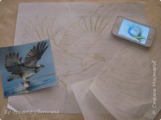 С подобранной иллюстрации сделала эскиз, и на кальку перевела детали для заклеивания соломкой, пронумеровала их. (фото 3)