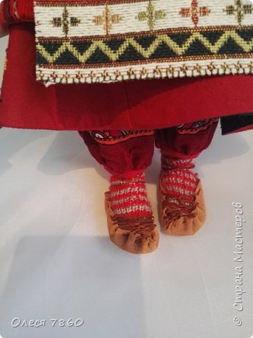 На ноги одевали носки или чулки вязаные "гулпа" и кожаные лапти "трех" (фото 15)