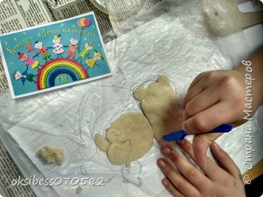 Эскиз положили в полиэтиленовый мешок, сверху выполнили изображение (фото 3)