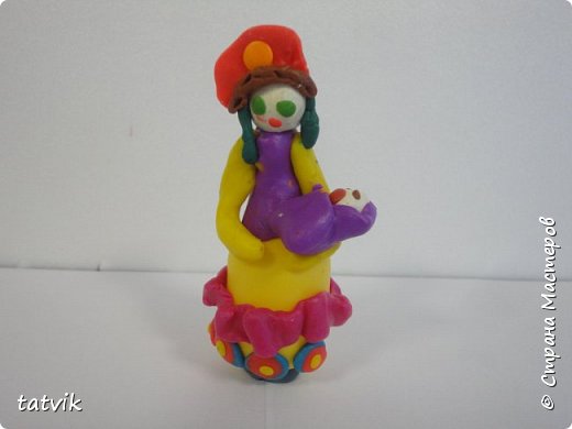 Как и положено дымковской игрушке, ни одна не похожа на другую. И у каждой свой характер. (фото 8)