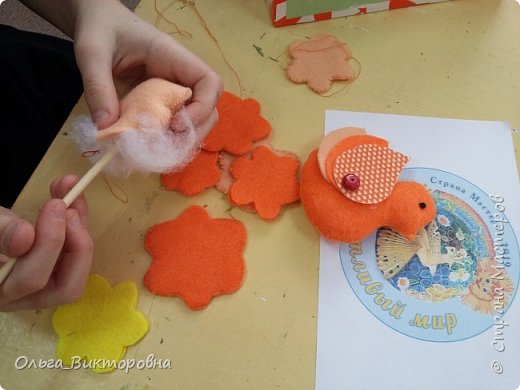 Цветы у нее тоже объемные, яркие. (фото 6)