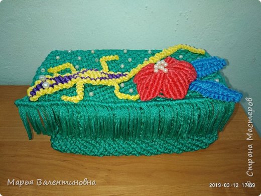 Шкатулочка готова.Украшаем бусинами. (фото 7)