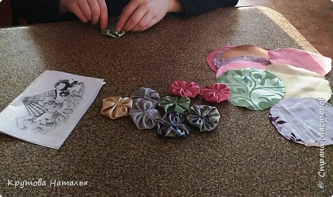 Стала сшивать цветы. Техника Йо-йо. (фото 5)