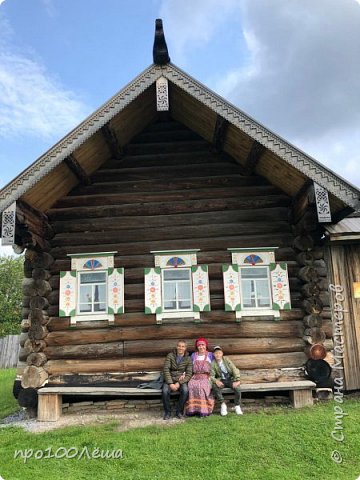 С домовой росписью я познакомился в музей-заповеднике деревянного зодчества и народного искусства в селе Нижняя Синячиха Свердловской области — удивительное место, побывав в котором удается увидеть старинную деревянную архитектуру, узнать об укладе жизни села.  (фото 2)