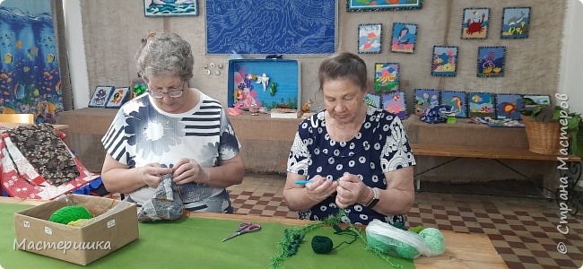 Галина Семеновна специалист по маленьким домикам и зеленым насаждениям. (фото 13)