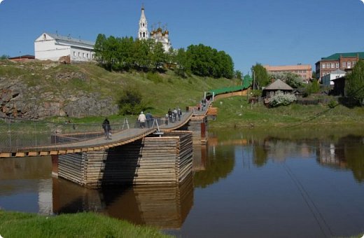 А это фото еще древнее, здесь нет ни стены, ни башни (В 2010-х годах было принято решение восстановить утраченные кремлёвские стены и башни. К 2015 году была воссозданы южная и северная башни кремля, восстановлены западная и северная стены, а также караульное помещение) (фото 30)