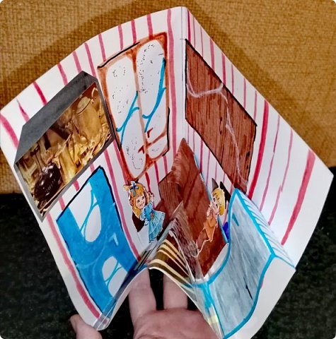 Как и положено в книжках данной техники, все предметы интерьера хорошо складываются и раскладываются. (фото 10)