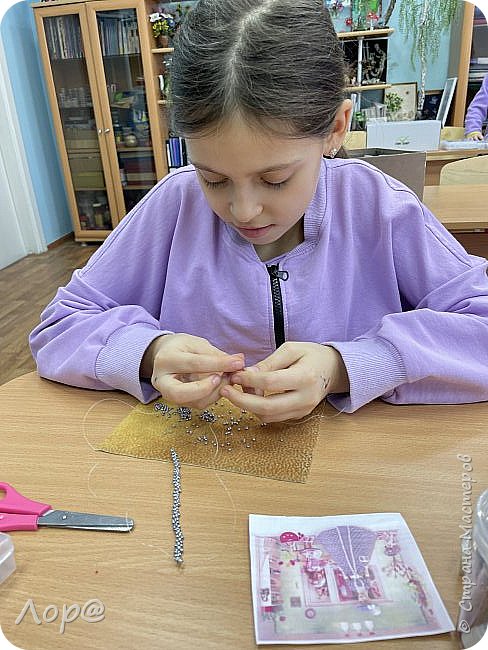 Сплела из бисера поясок к платью и веночек на голову. (фото 9)