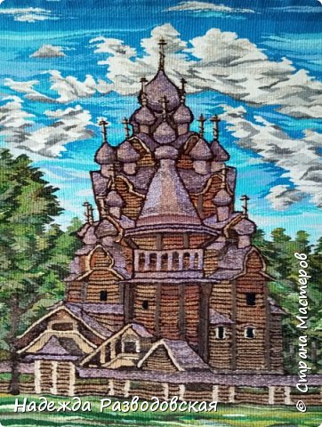 Легенда гласит, что главную церковь на архипелаге Кижи плотник Нестор построил одним топором и без единого гвоздя. А по окончании работ выкинул топор в озеро.  (фото 2)
