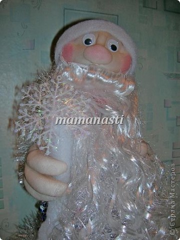 Снегурка из конфет (фото 5)