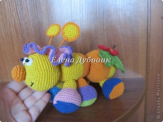 Такая вот разноцветная красавица у меня получилась :)
МК здесь : http://amigurumi.com.ua/pattern/36-dlya-novichkov/166-butjavka-raduzhnaja (фото 1)