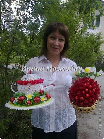 Это я с моими сладкими композициями! Повезла заказчику! (фото 2)