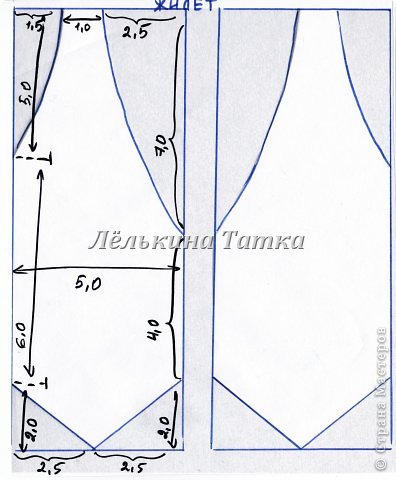 Жилет (это вообще элемент декора, его можно и не делать вовсе), точнее 2 его половинки. Можно и пуговичками украсить - это на вкус (фото 4)